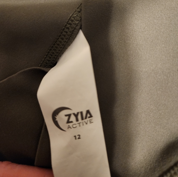 Zyia Sage Crossover Leggings - Picture 2 of 3